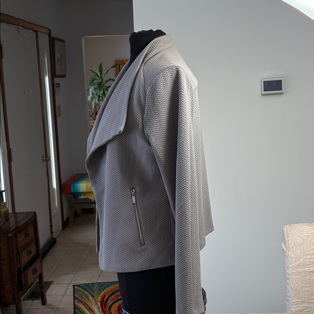 NWT Light Gray Calvin Klein jacket, absolutely no flaws. - Picture 2 of 10